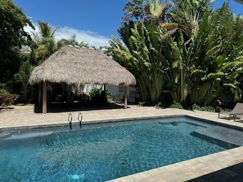 510 BANYAN Way – photo 1 of 38