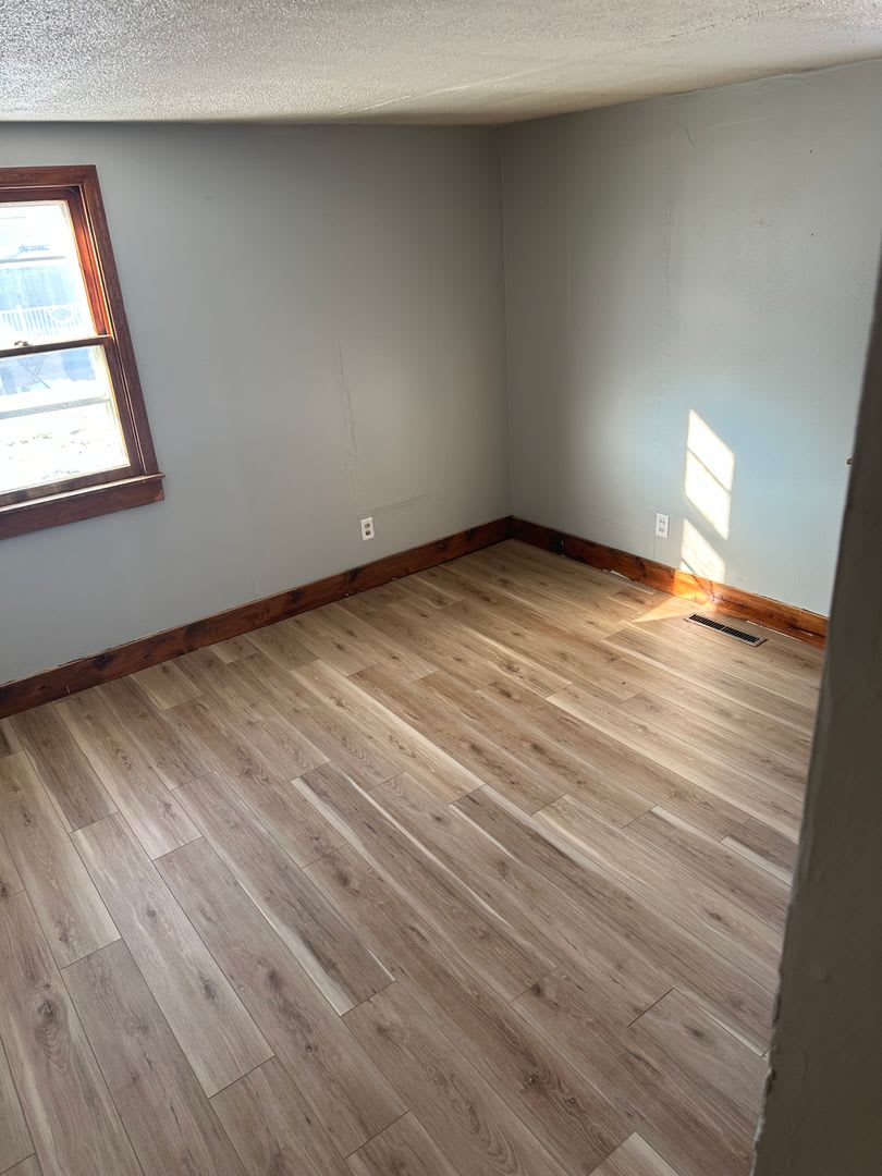3 bedroom 1 bath home – photo 1 of 7