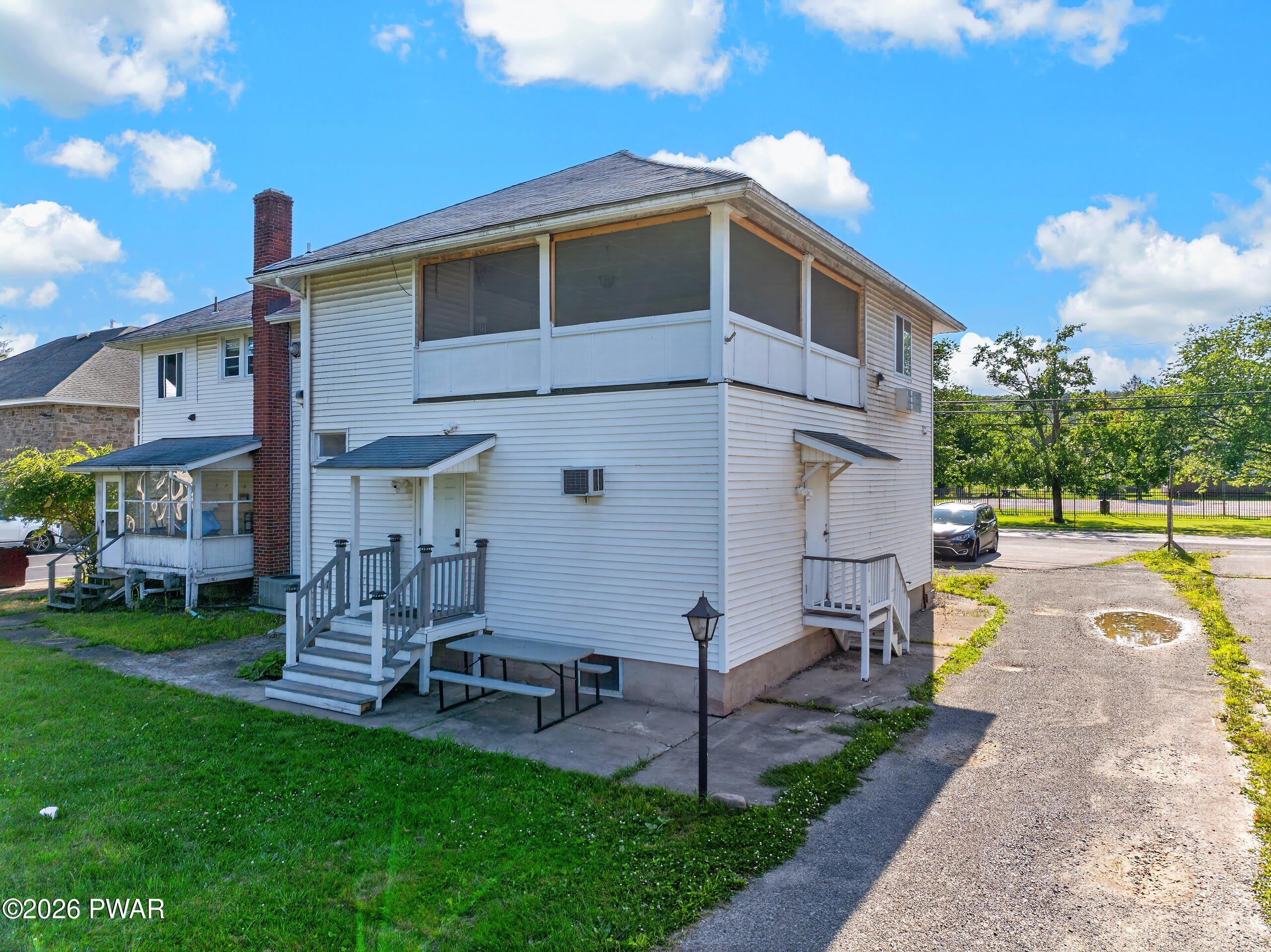 978 Main Street – photo 1 of 18