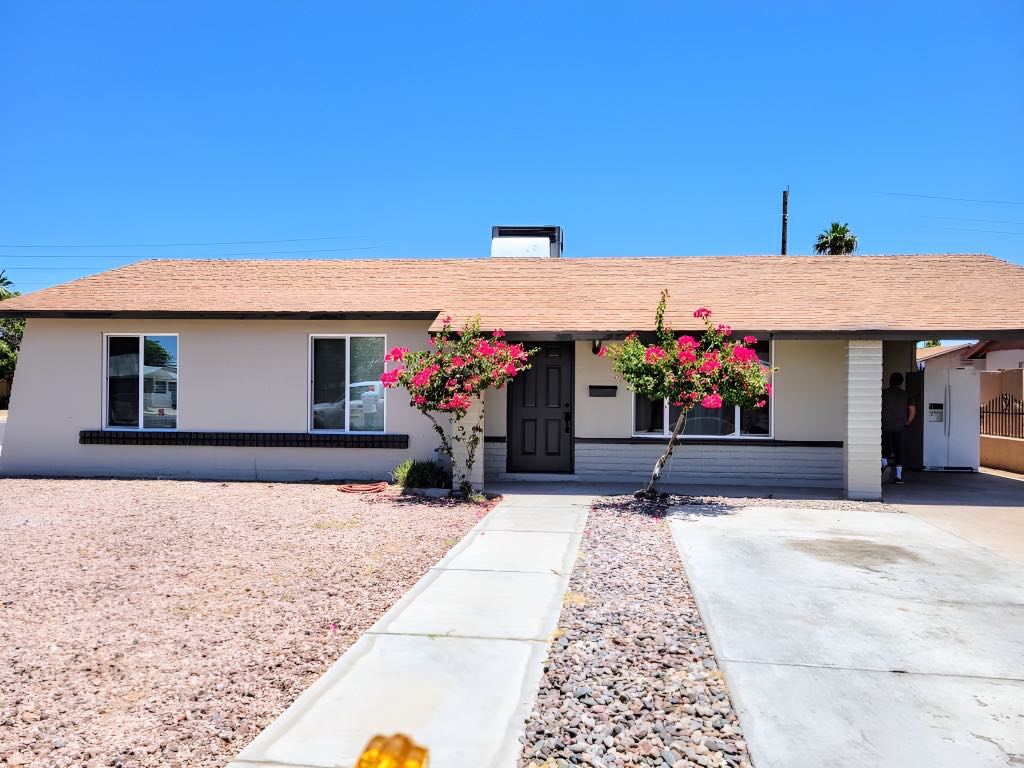 441 South Rogers – photo 1