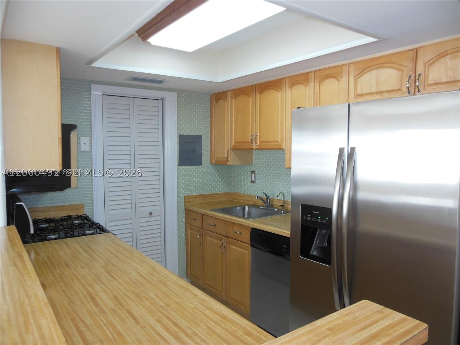 1350 W 53rd St – photo 1