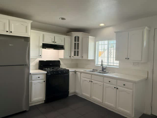 4163 1 2 S Budlong Ave – photo 1