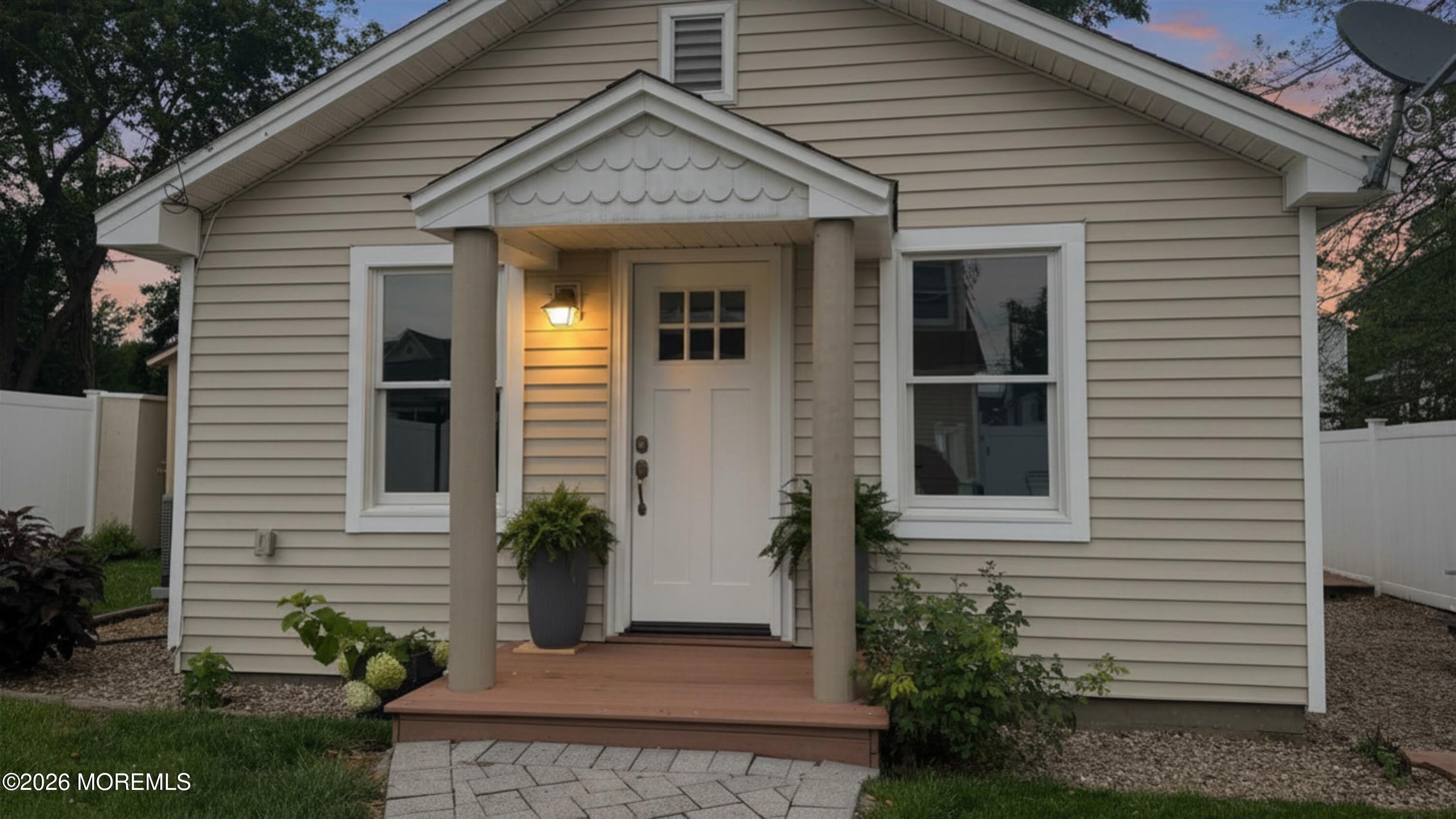 919 Ellison Avenue – photo 1 of 14