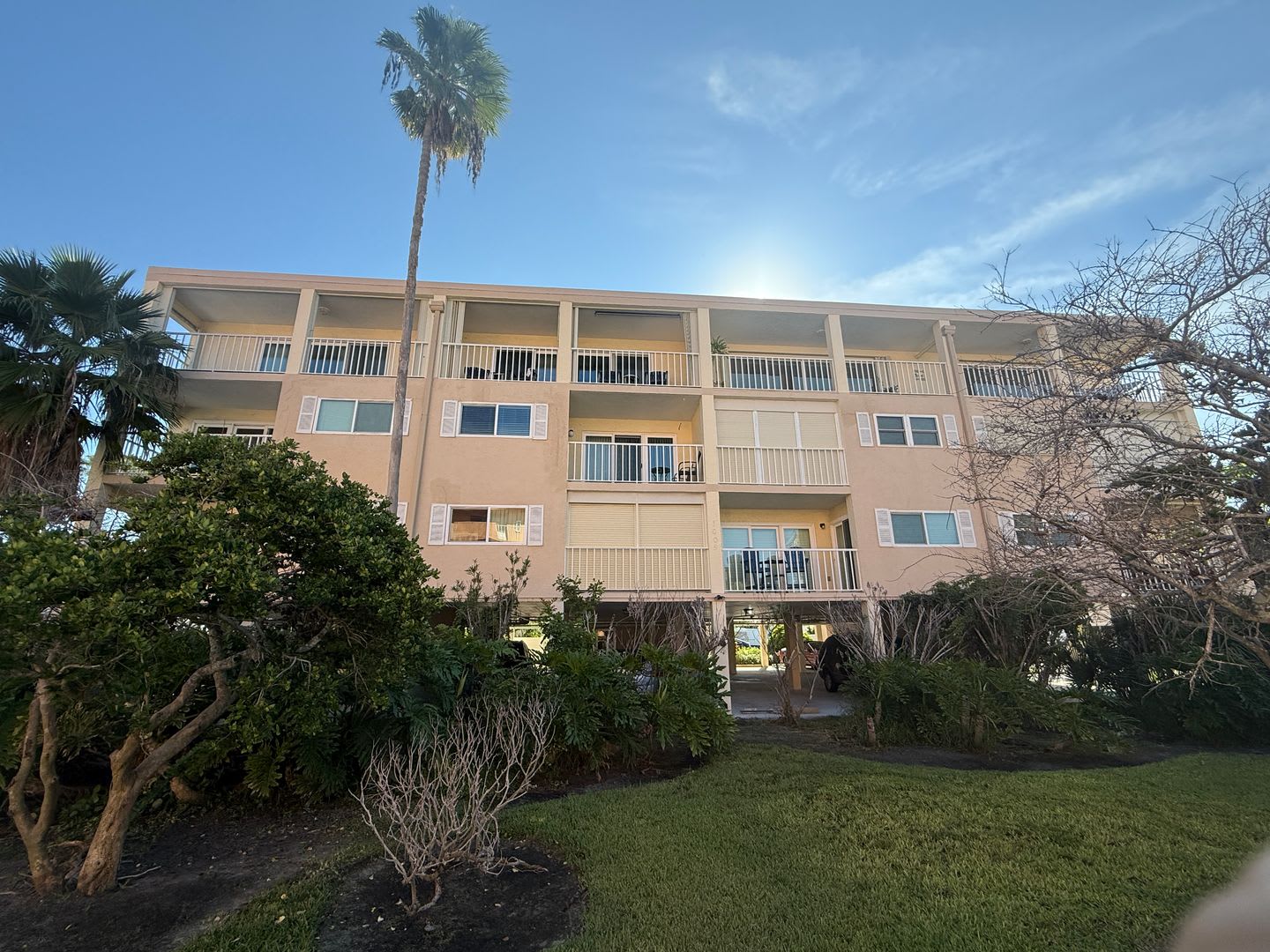 Beatifully updated Beach condo FULLY FURNISHED ANNUAL RENTAL 2/2 – photo 1 of 39