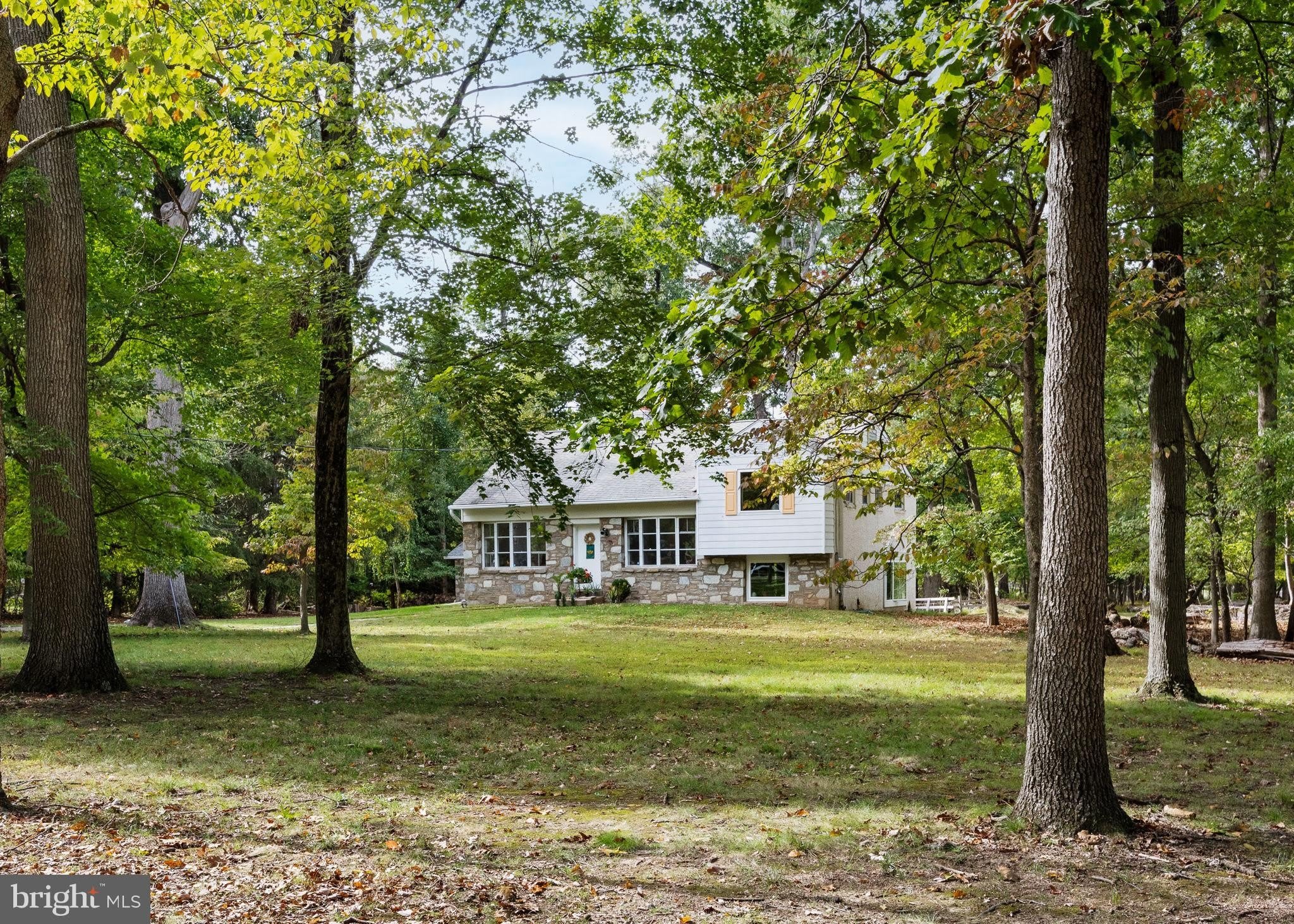 601 Cathcart Road – photo 1