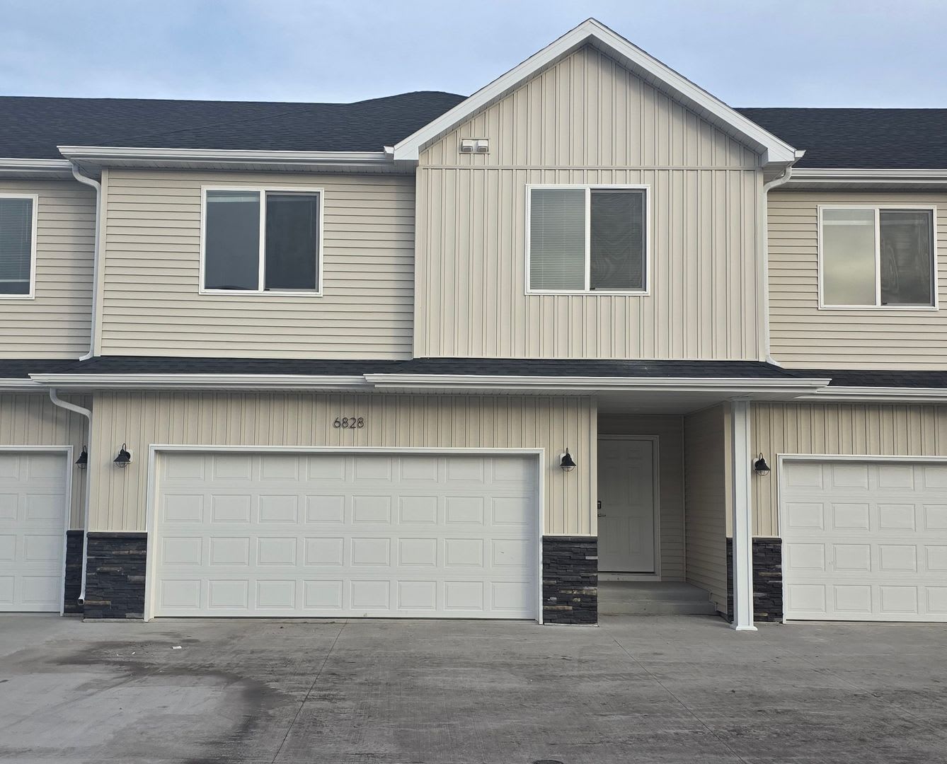 3 Bed 3 Bath Townhome – photo 1