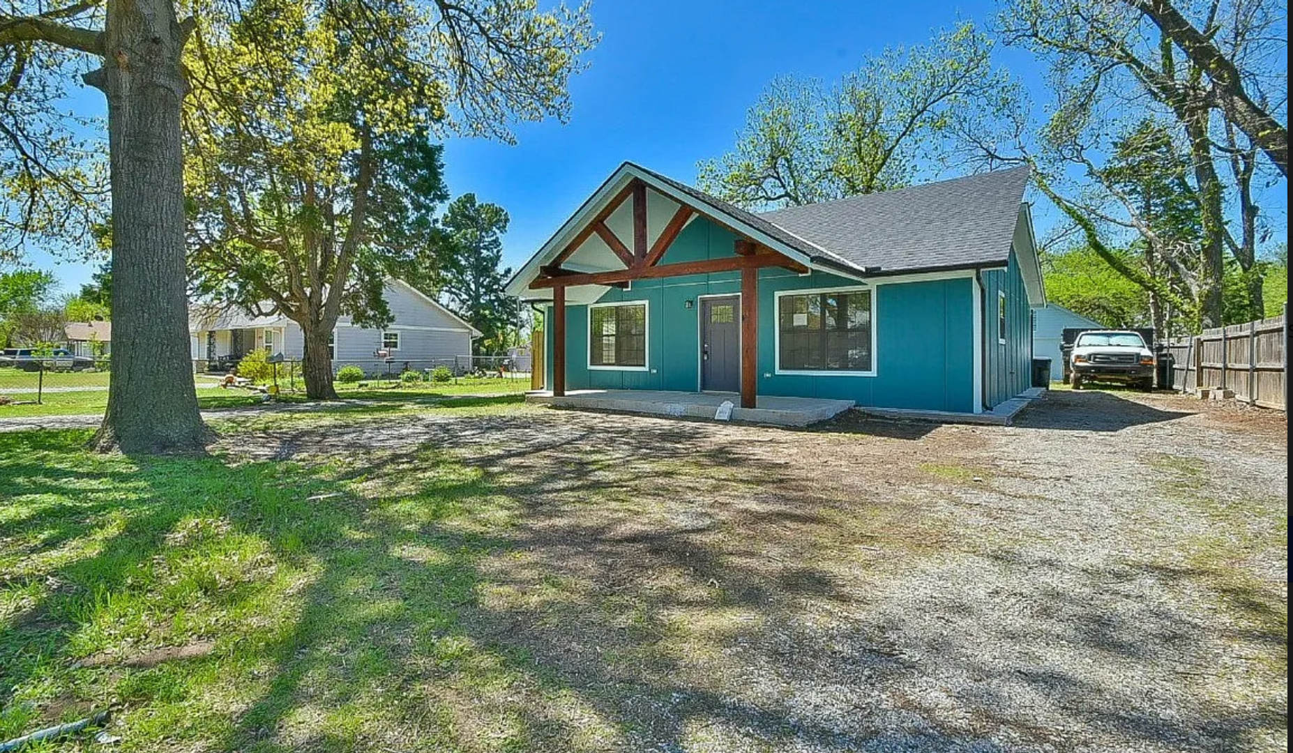 Charming Home In The Heart Of Bethany – photo 1 of 22