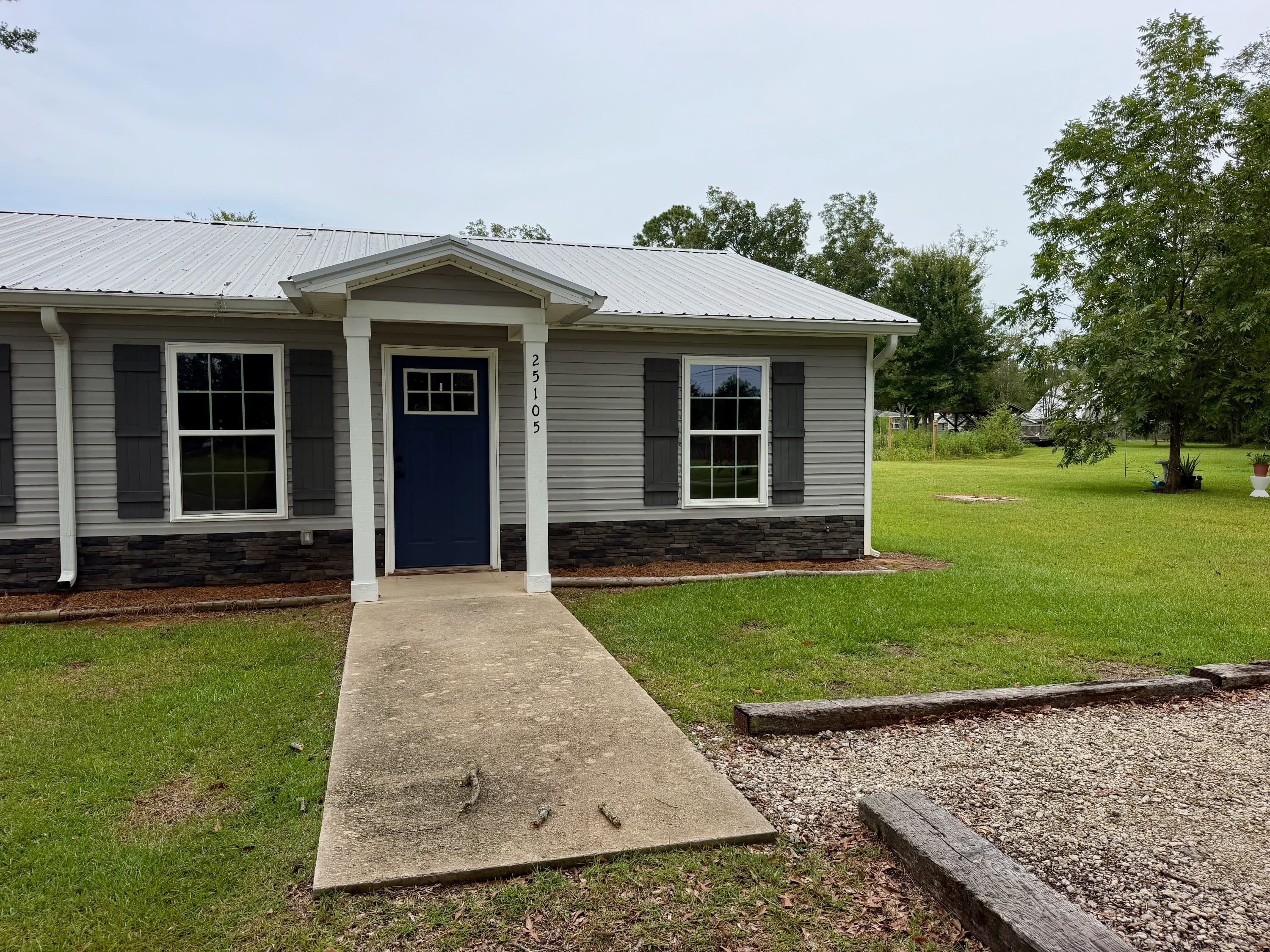 25105 Lavinia Avenue – photo 1 of 21