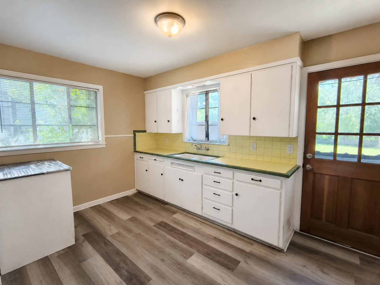 AFFORDABLE 2 bedroom, 1 bath home AVAILABLE NOW! – photo 1