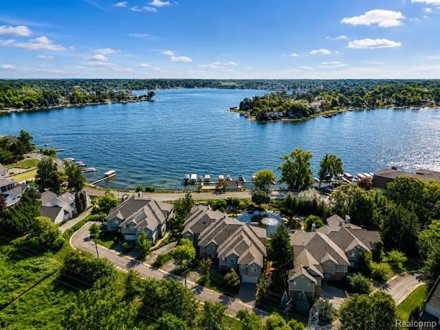 3782 PINE LAKE KNOLL Drive – photo 1