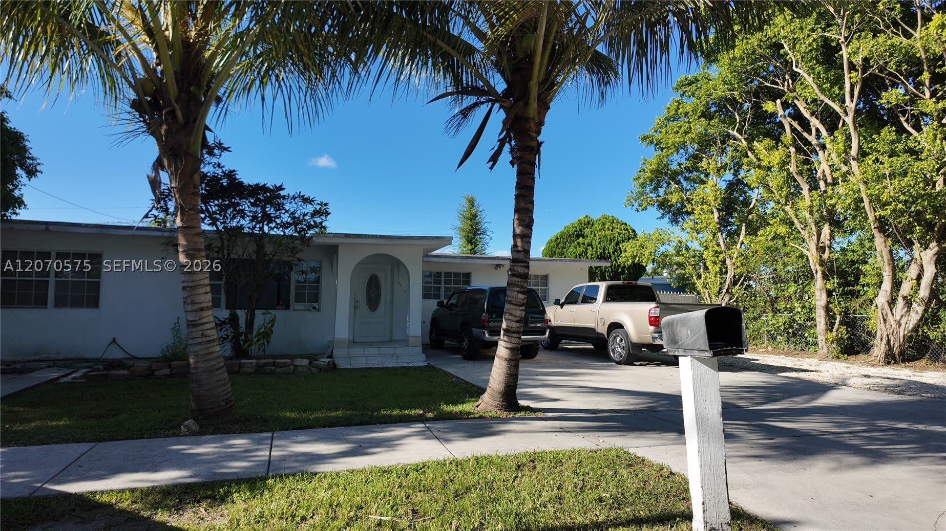 9815 SW 51st Ter – photo 1 of 12