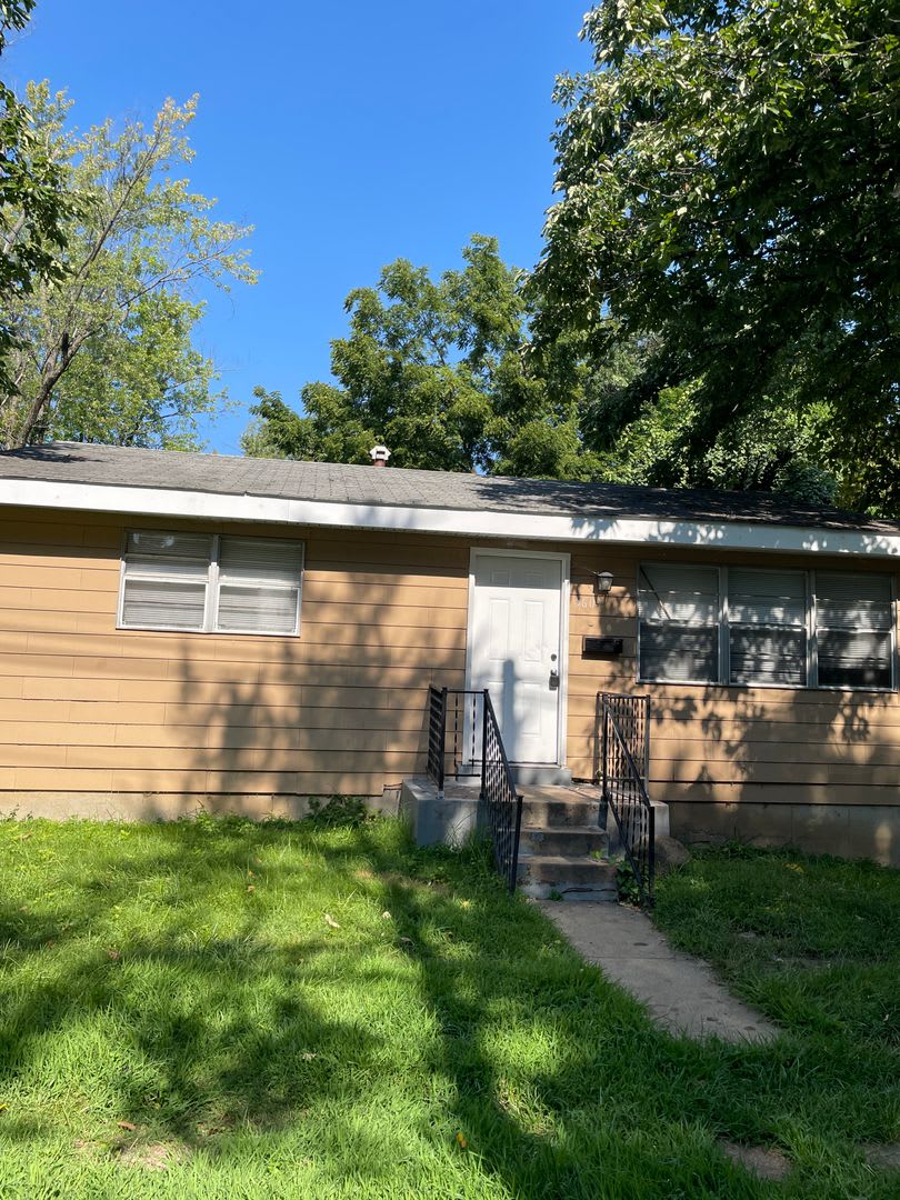 Two Bed One Bath Home Available Now – photo 1 of 19