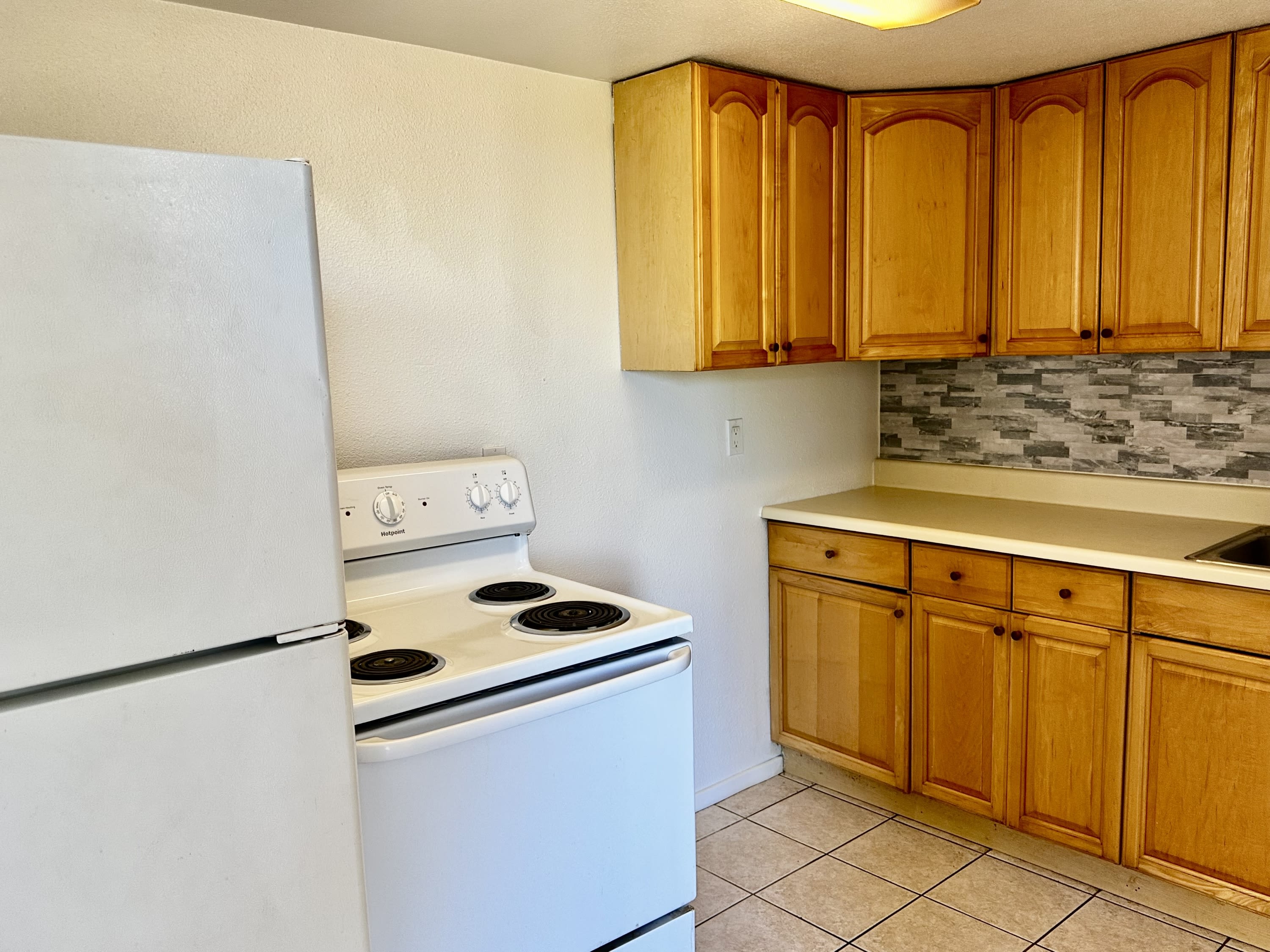 9423 Eucalyptus St – photo 1 of 5