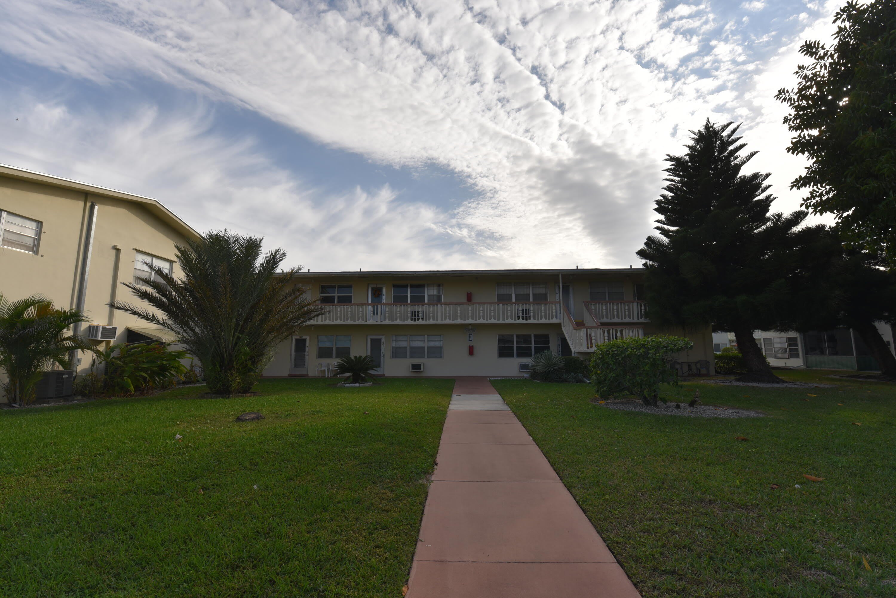 112 Salisbury – photo 1