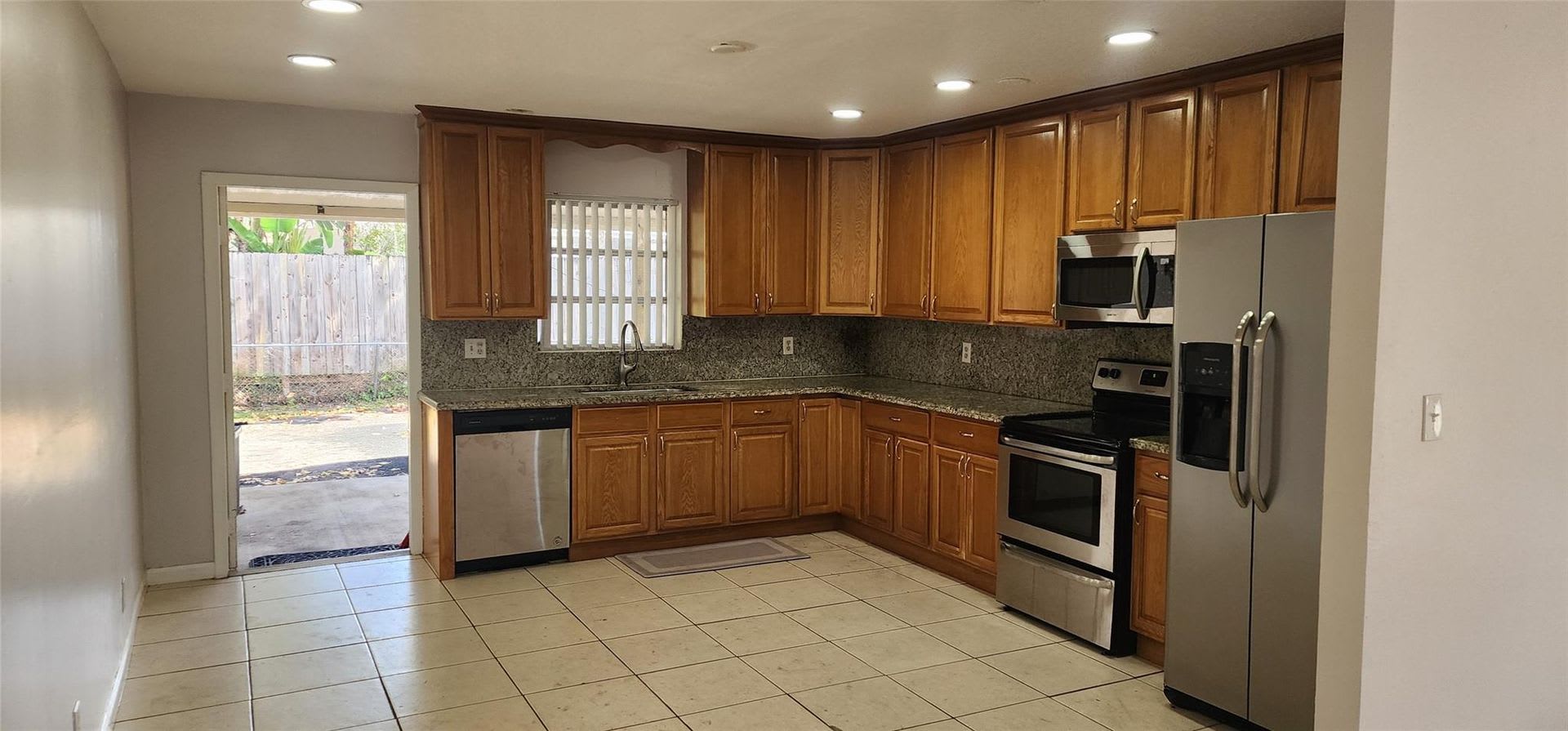 2005 SW 99 Avenue, Miramar, FL 33025 – photo 1