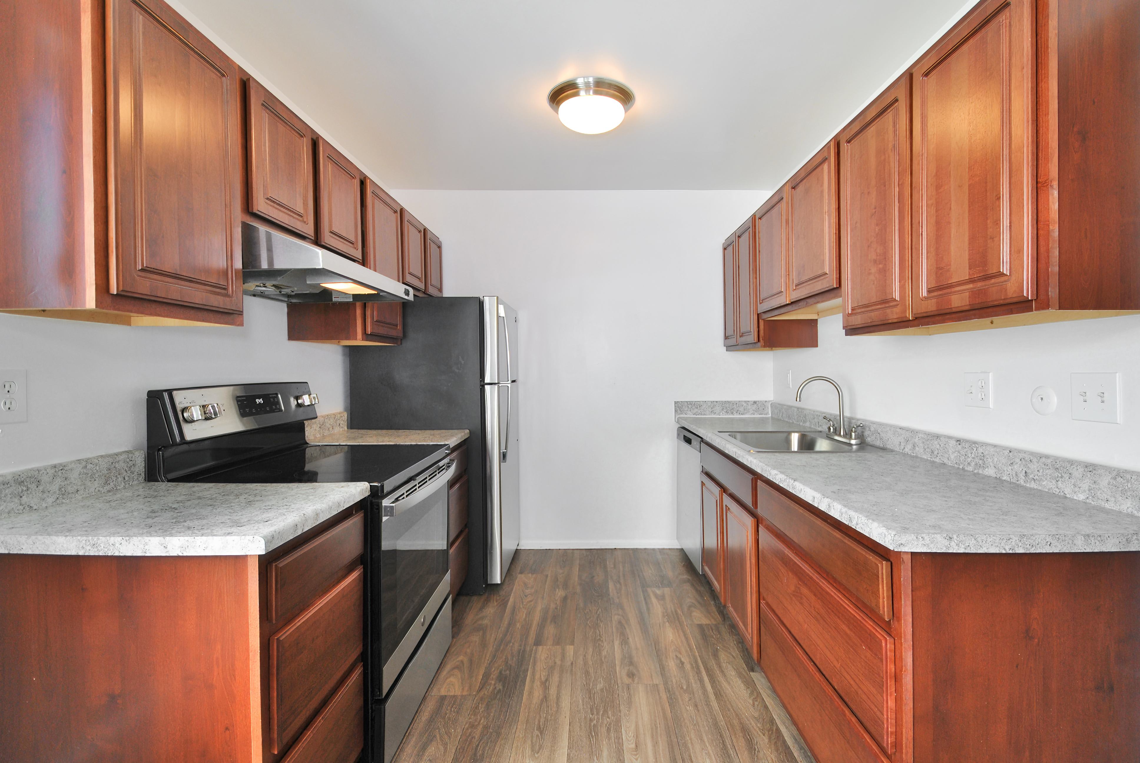 Huntington Club Apartments – photo 1