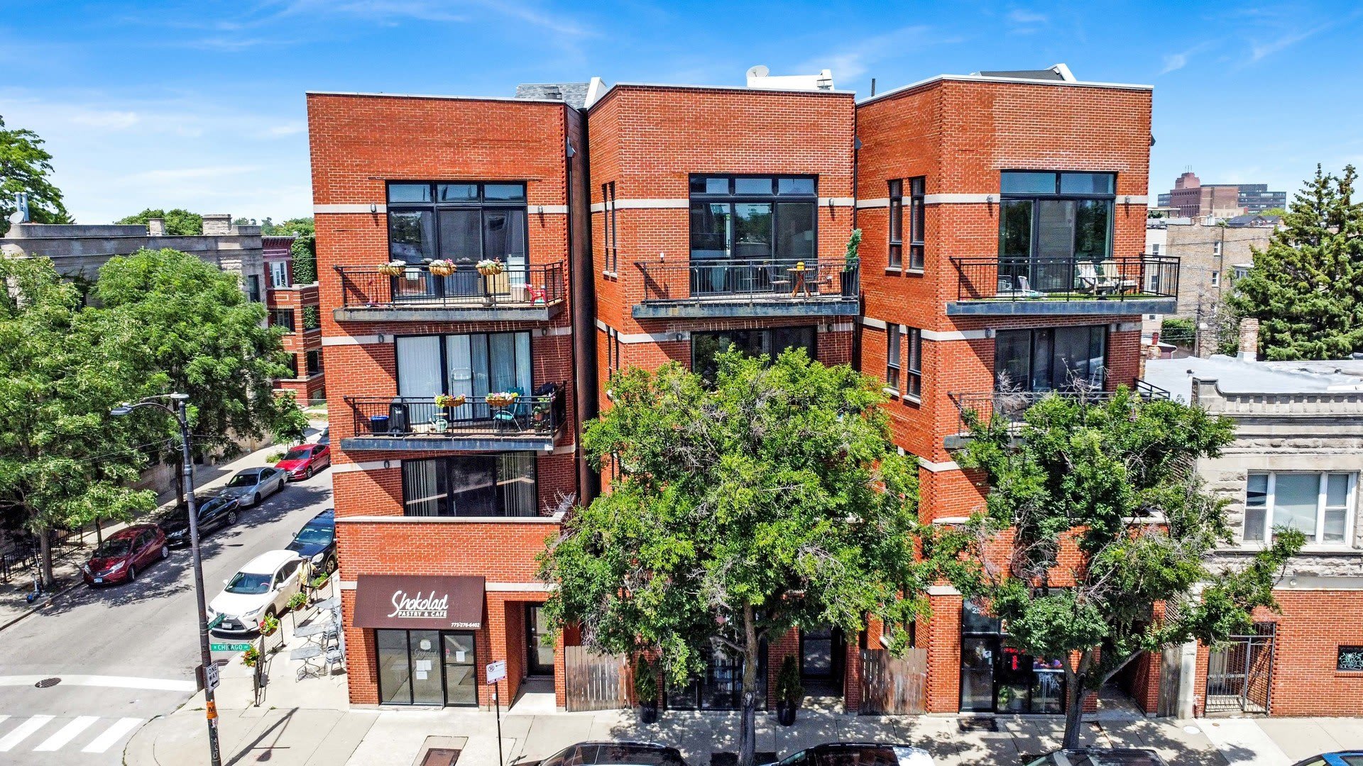 2522 W Chicago Avenue – photo 1