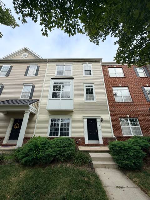 319 South Parkway Drive – photo 1 of 31