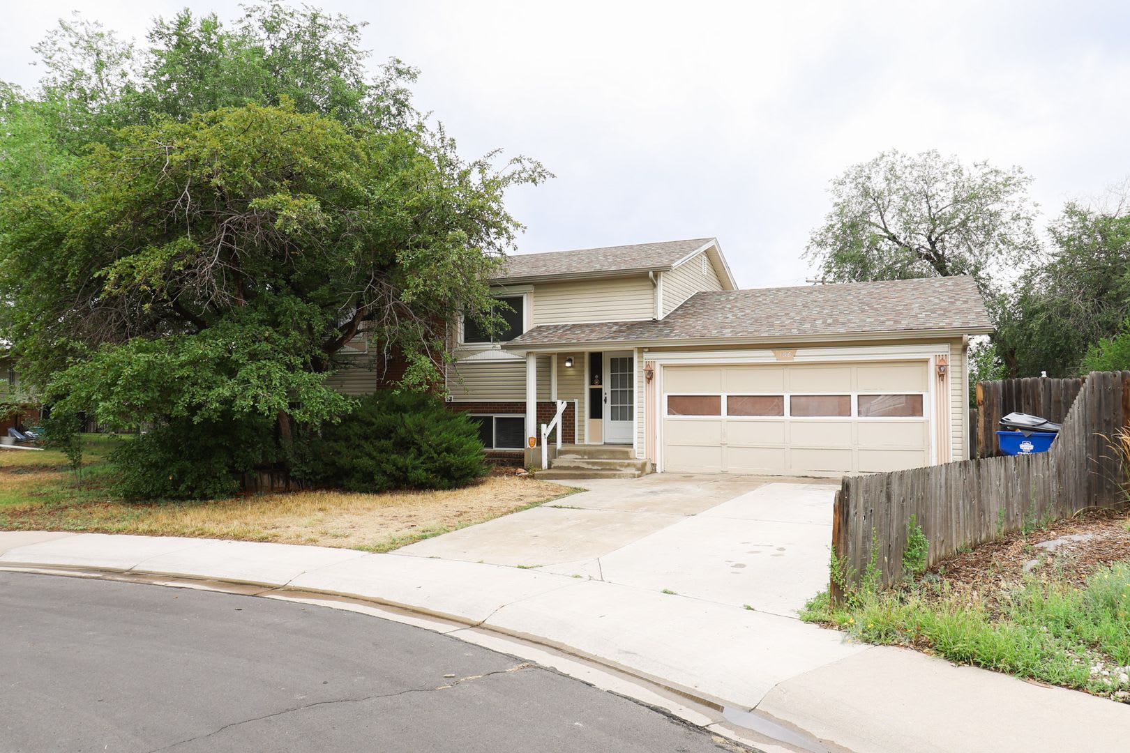 3 bedroom and 2 bathroom home! – photo 1 of 18