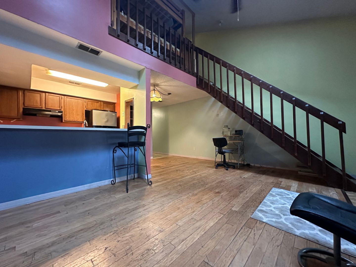 Efficient Living in a Vibrant, Eco-Conscious Setting – photo 1 of 17