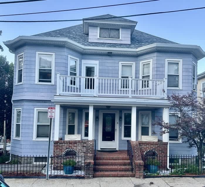 4 Douglas Avenue – photo 1