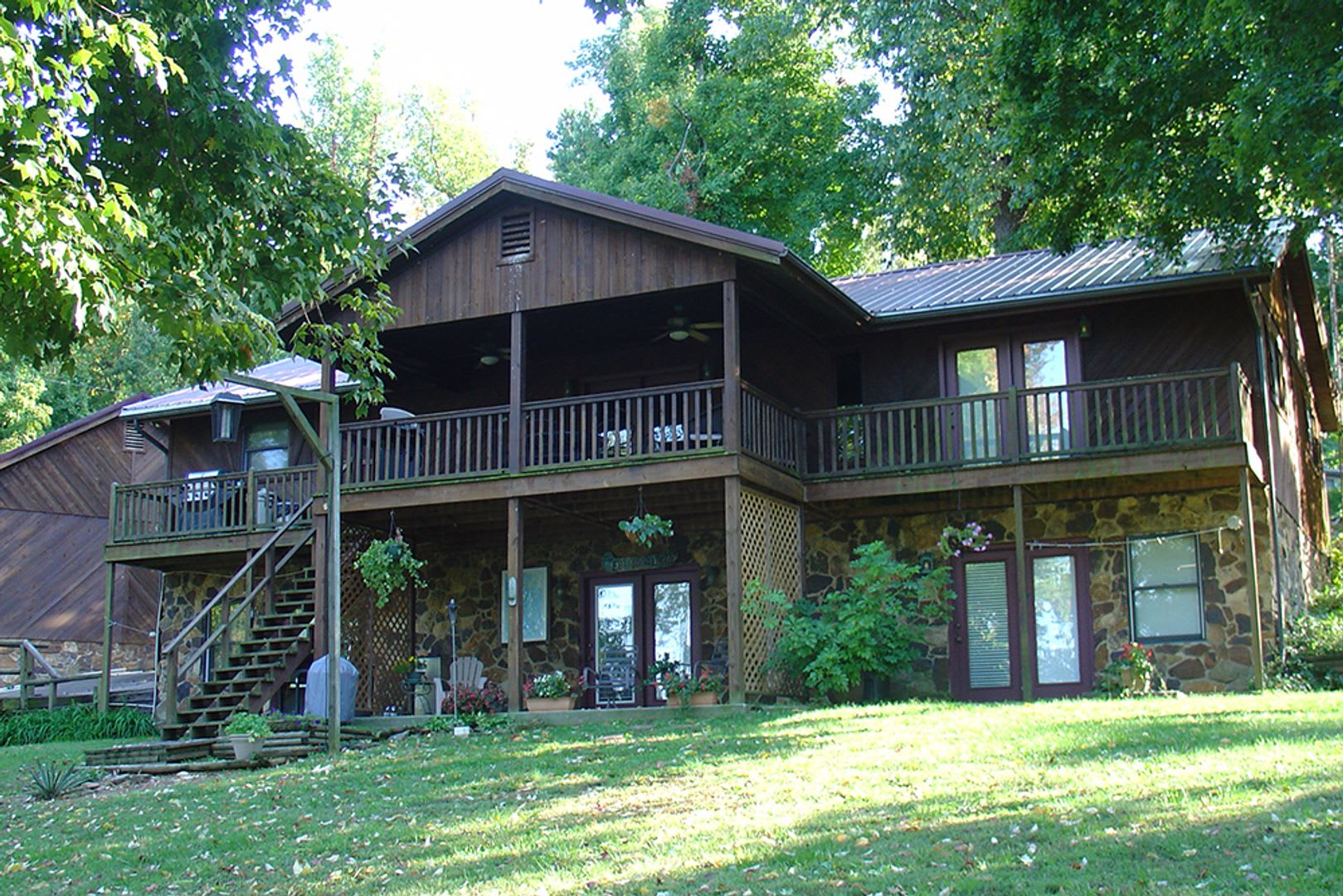 Monthly Waterfront Cabin with Slip – photo 1 of 47