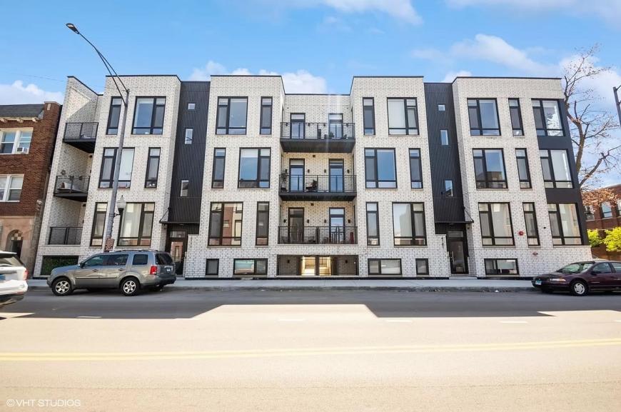 3153 N Tripp – photo 1