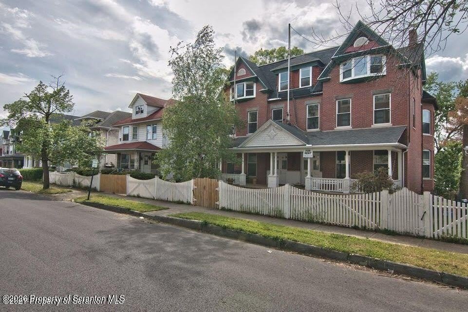 533 Quincy Avenue – photo 1
