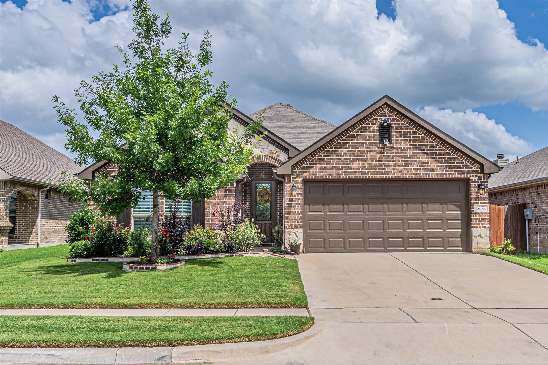 2553 Hadley Street – photo 1 of 31