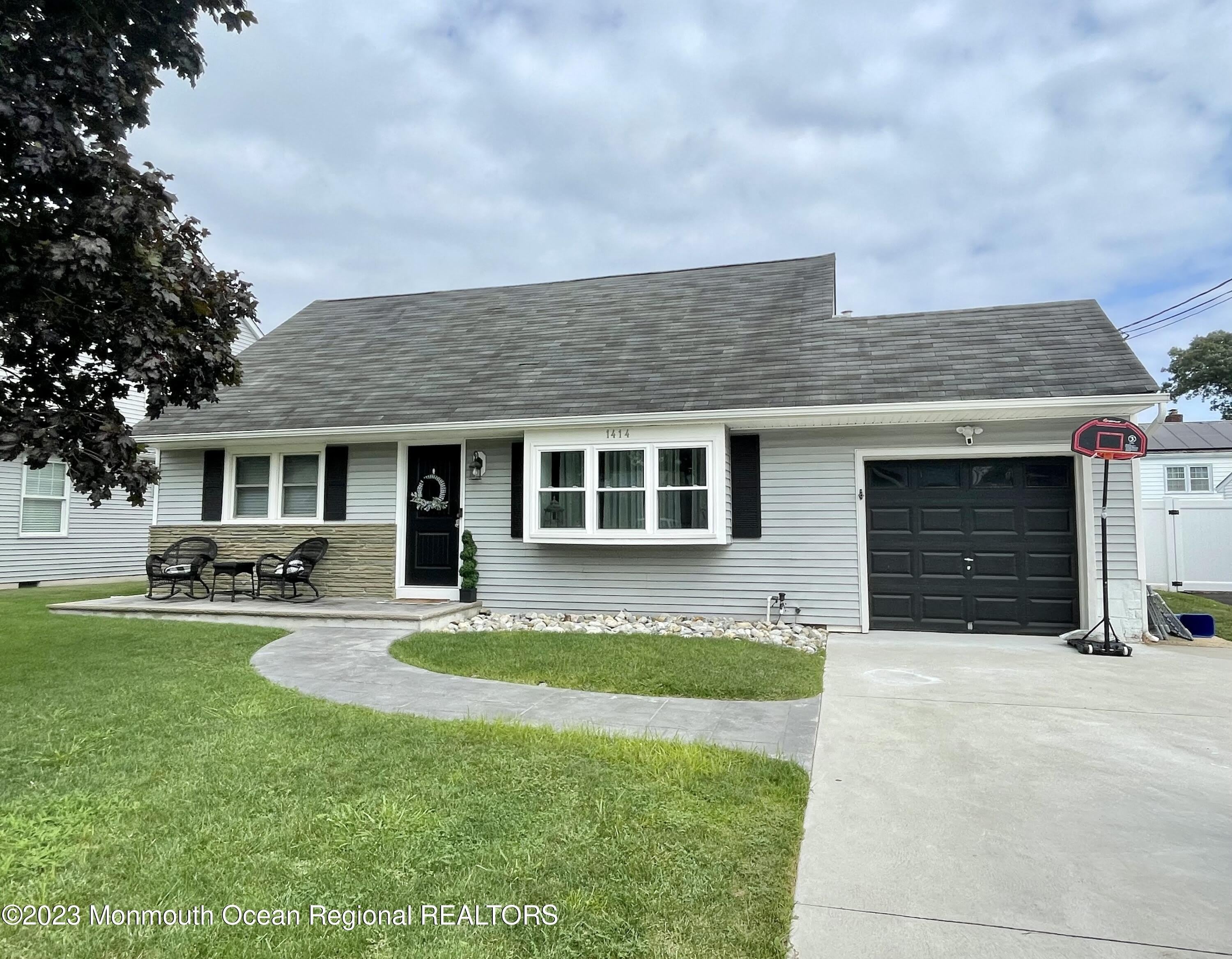 1414 Treeneedle Road – photo 1 of 27