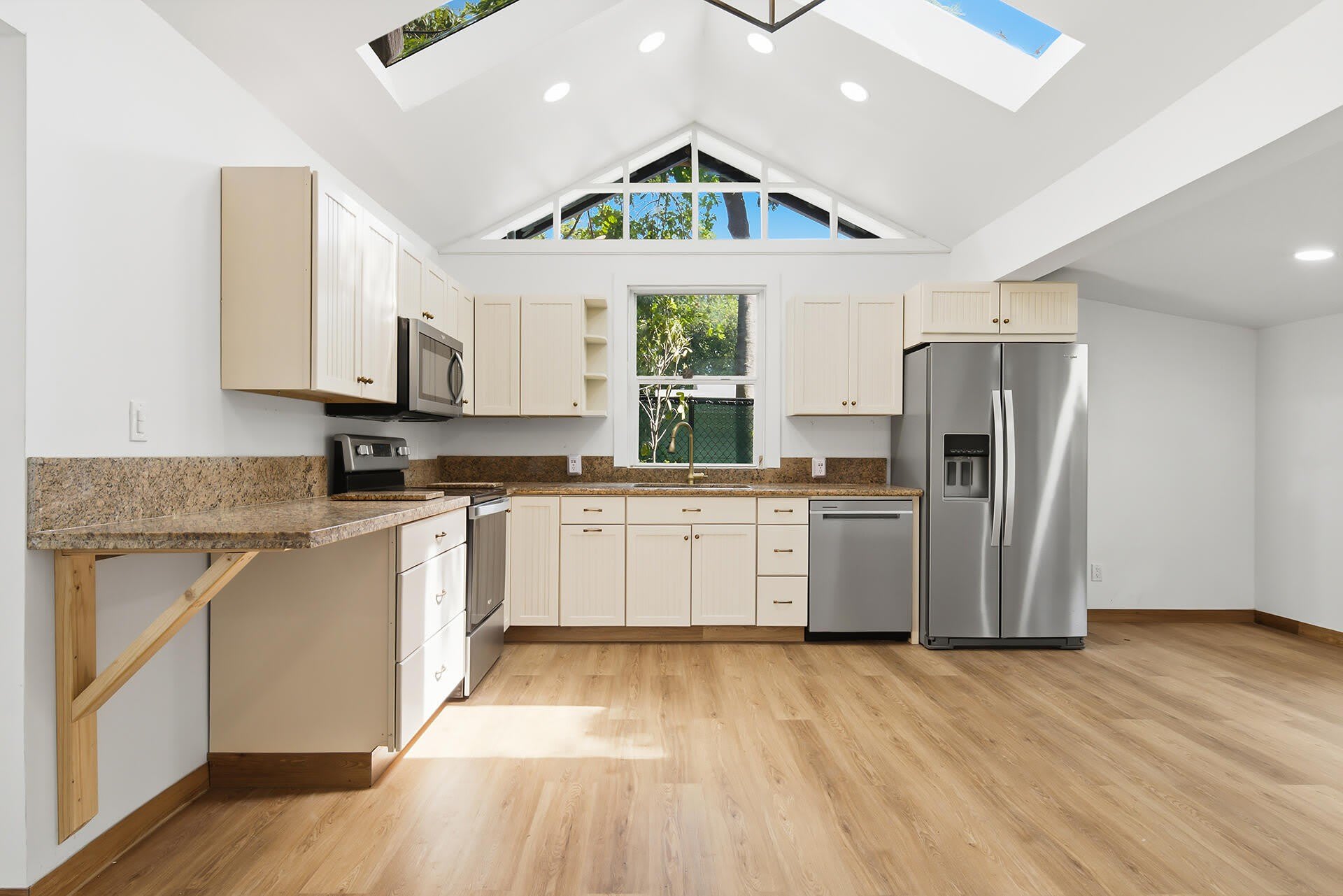 515 46th Street – photo 1 of 9