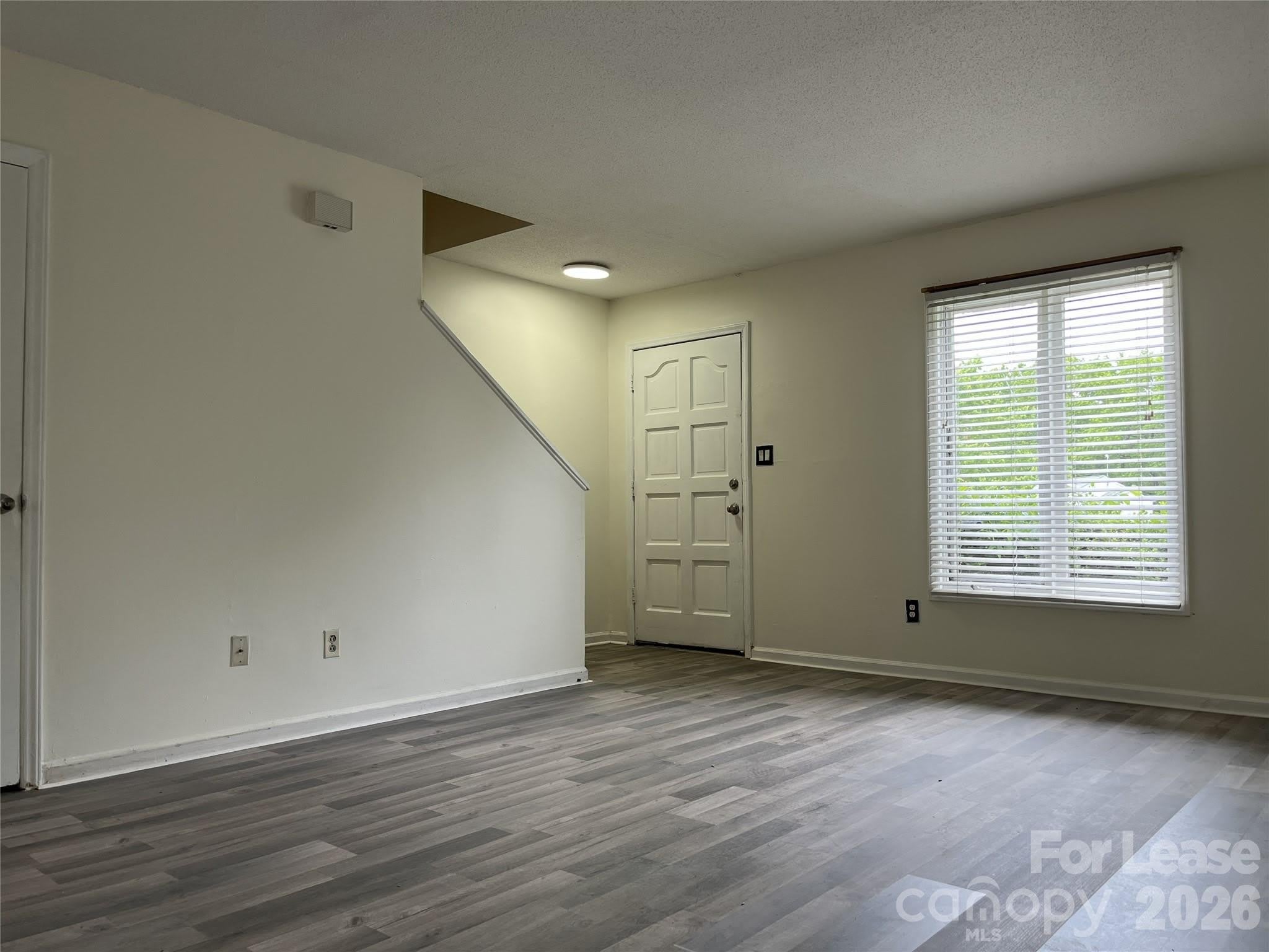1911 Smoke Ridge Court – photo 1