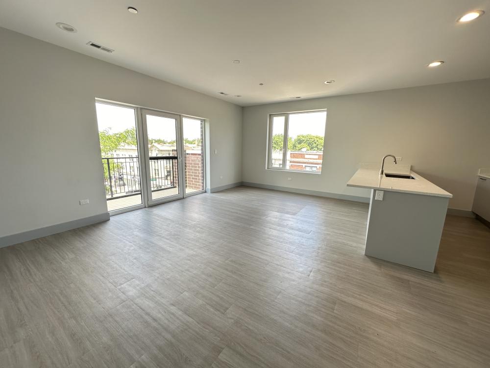 6355 N Glenwood Ave – photo 1