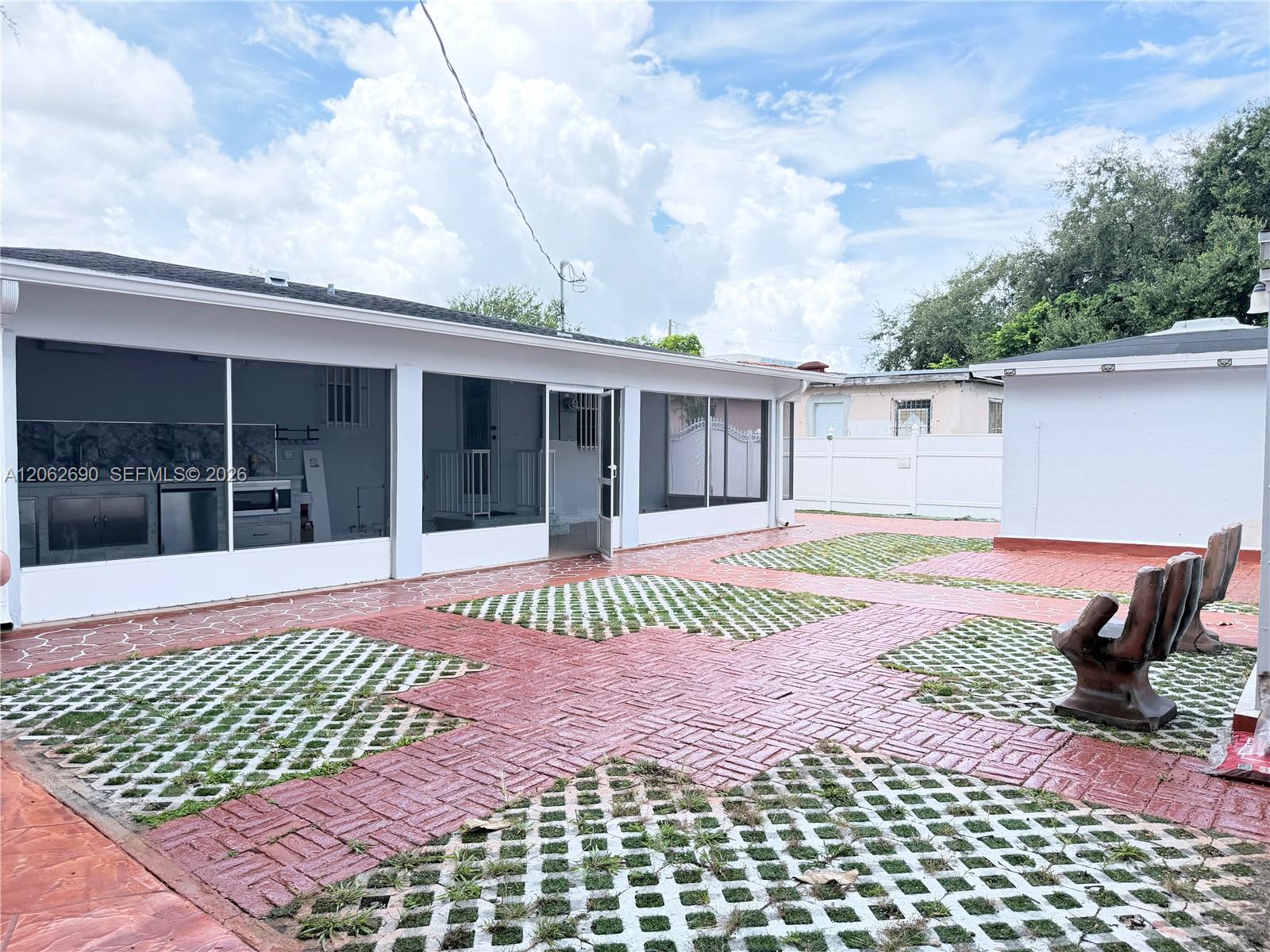 8636 Nw 35Th Pl – photo 1