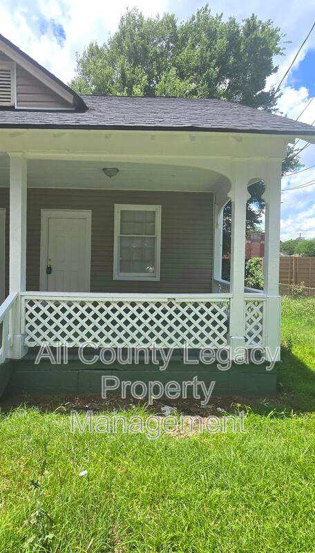 31 Ivy Street Unit B – photo 1 of 5