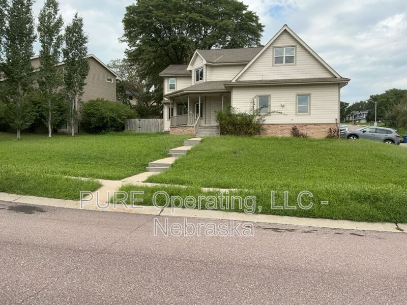 1008 E Aberdeen Dr – photo 1 of 24