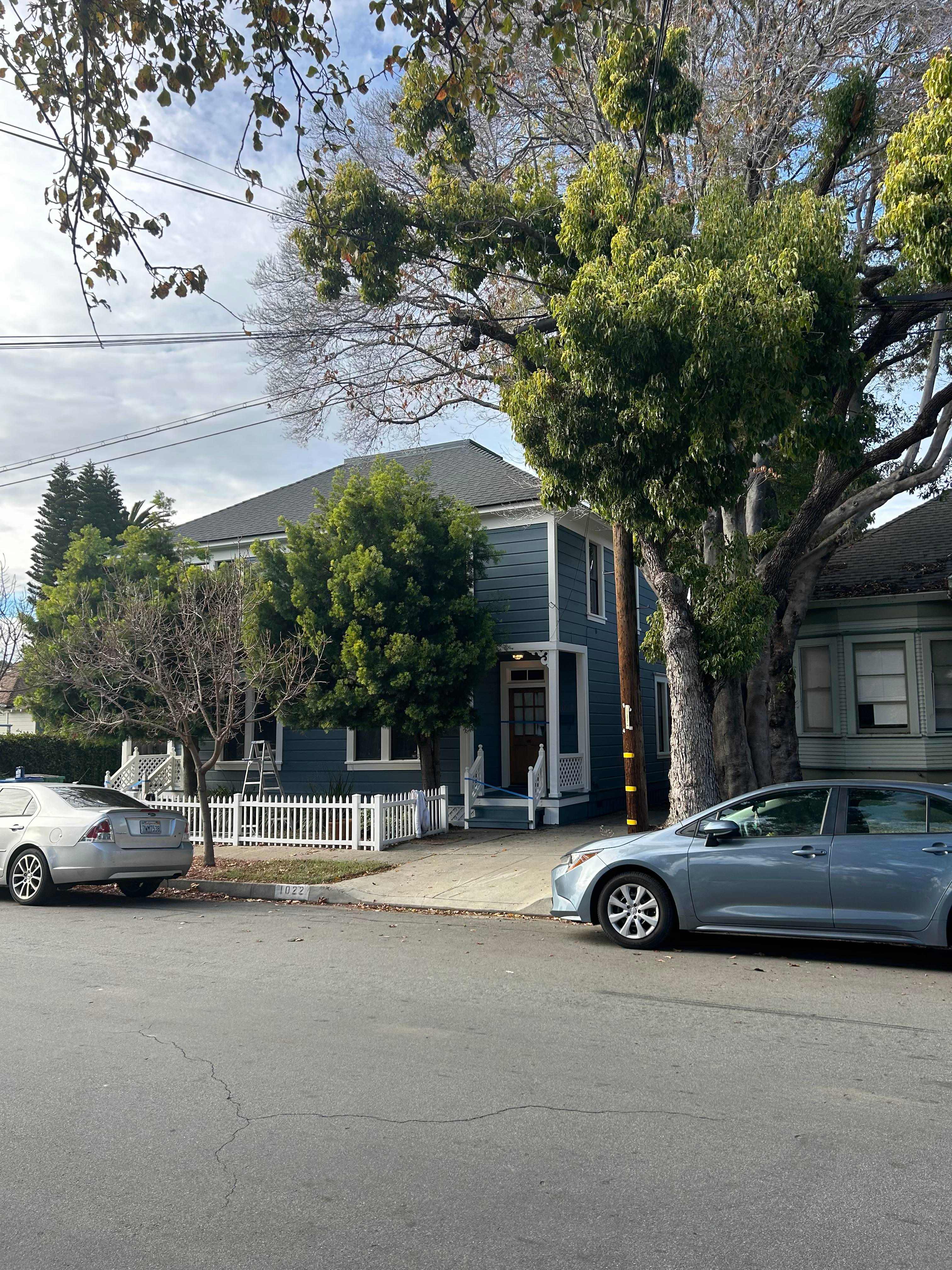 1018 Islay St – photo 1 of 150