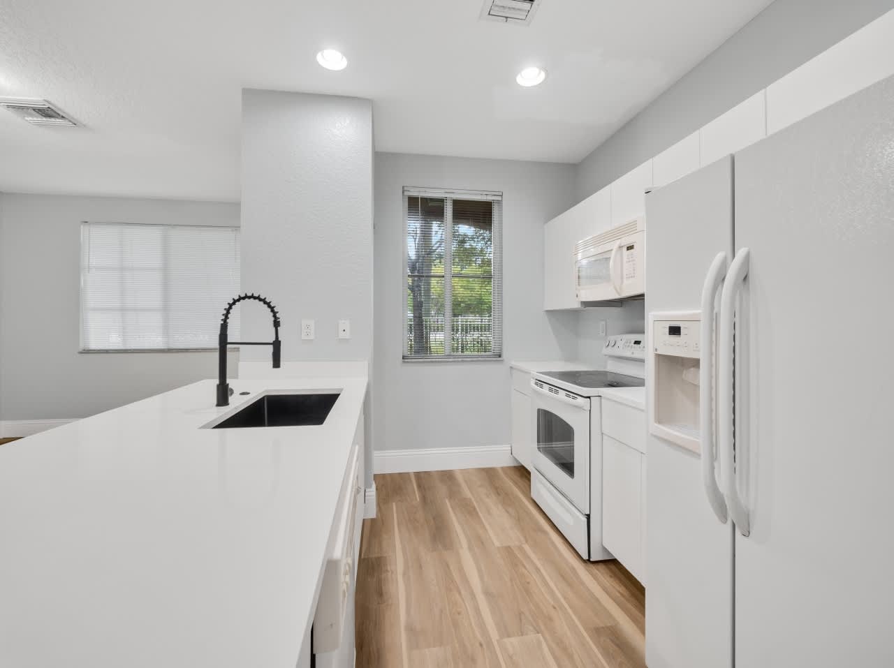 1954 Southwest 60Th Avenue 1 – photo 1 of 92