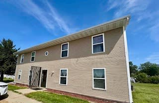 1119 West Clark Street – photo 1 of 7