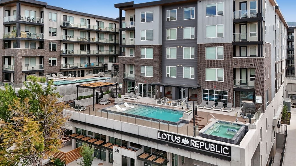 Lotus Republic – photo 1