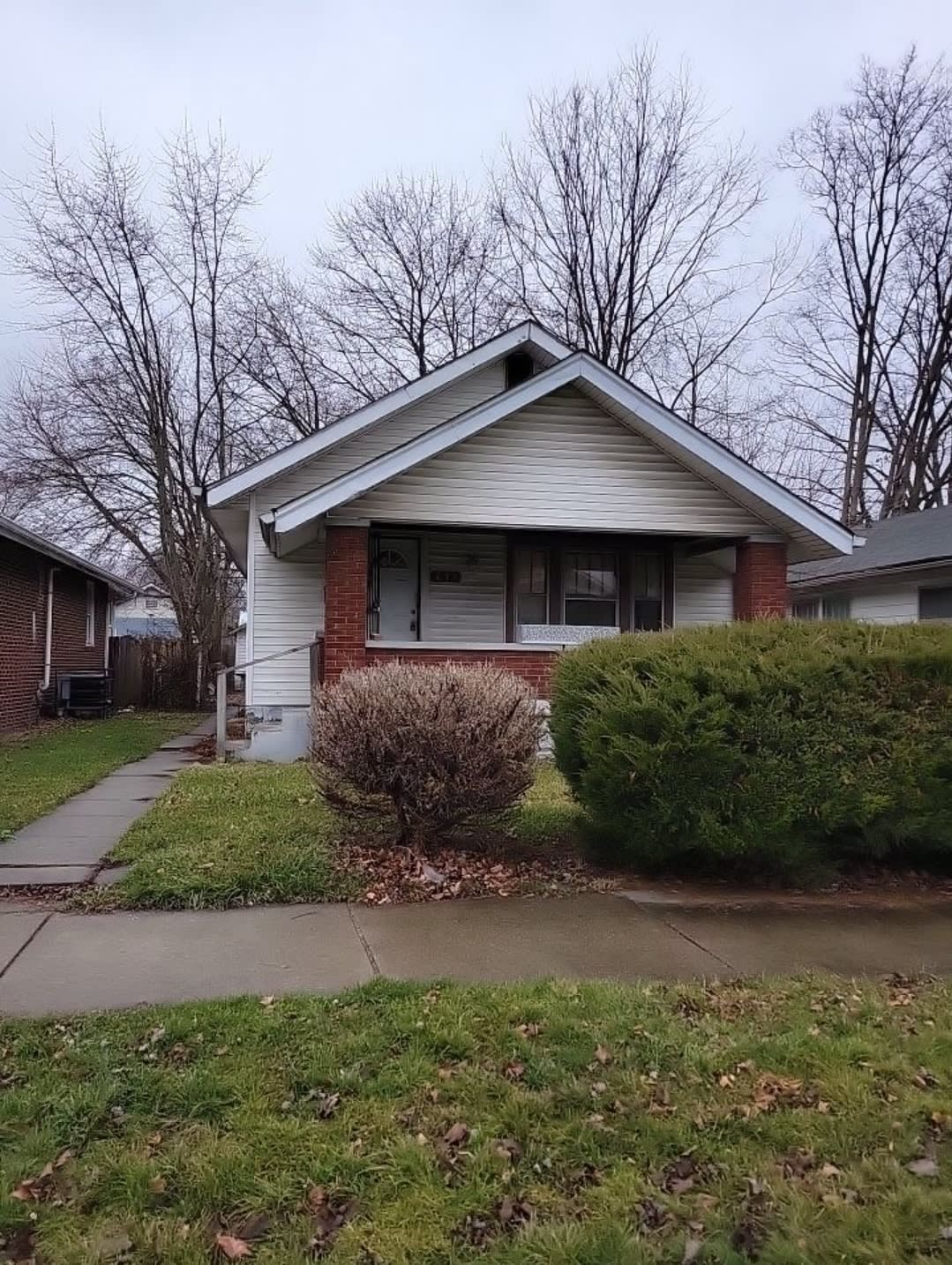 614 N Chester Ave – photo 1