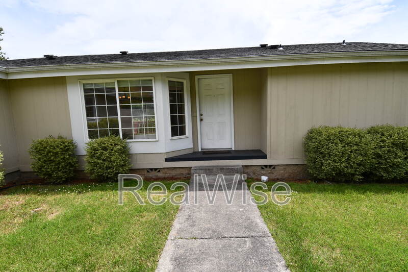 2923 NE Denn Ave – photo 1