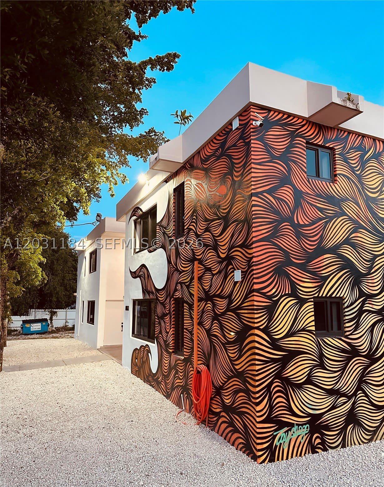 190 NW 69th St – photo 1