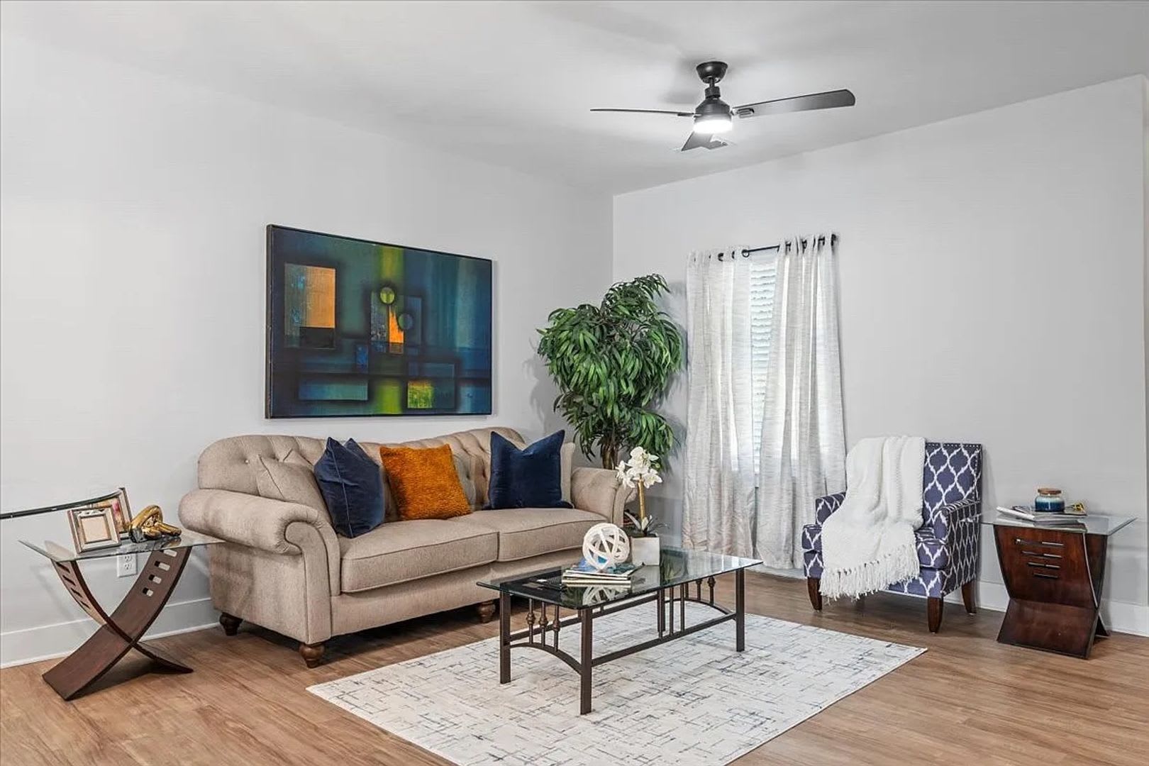 Room In 3 Bedroom Townhome At St James St Nw – photo 1 of 239
