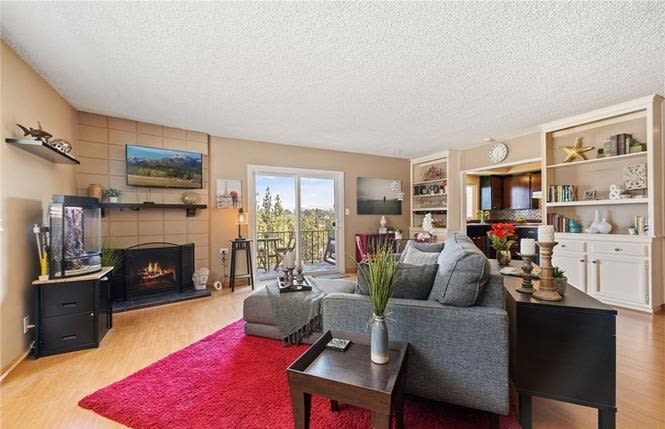 1360 Shadow Ln – photo 1 of 20