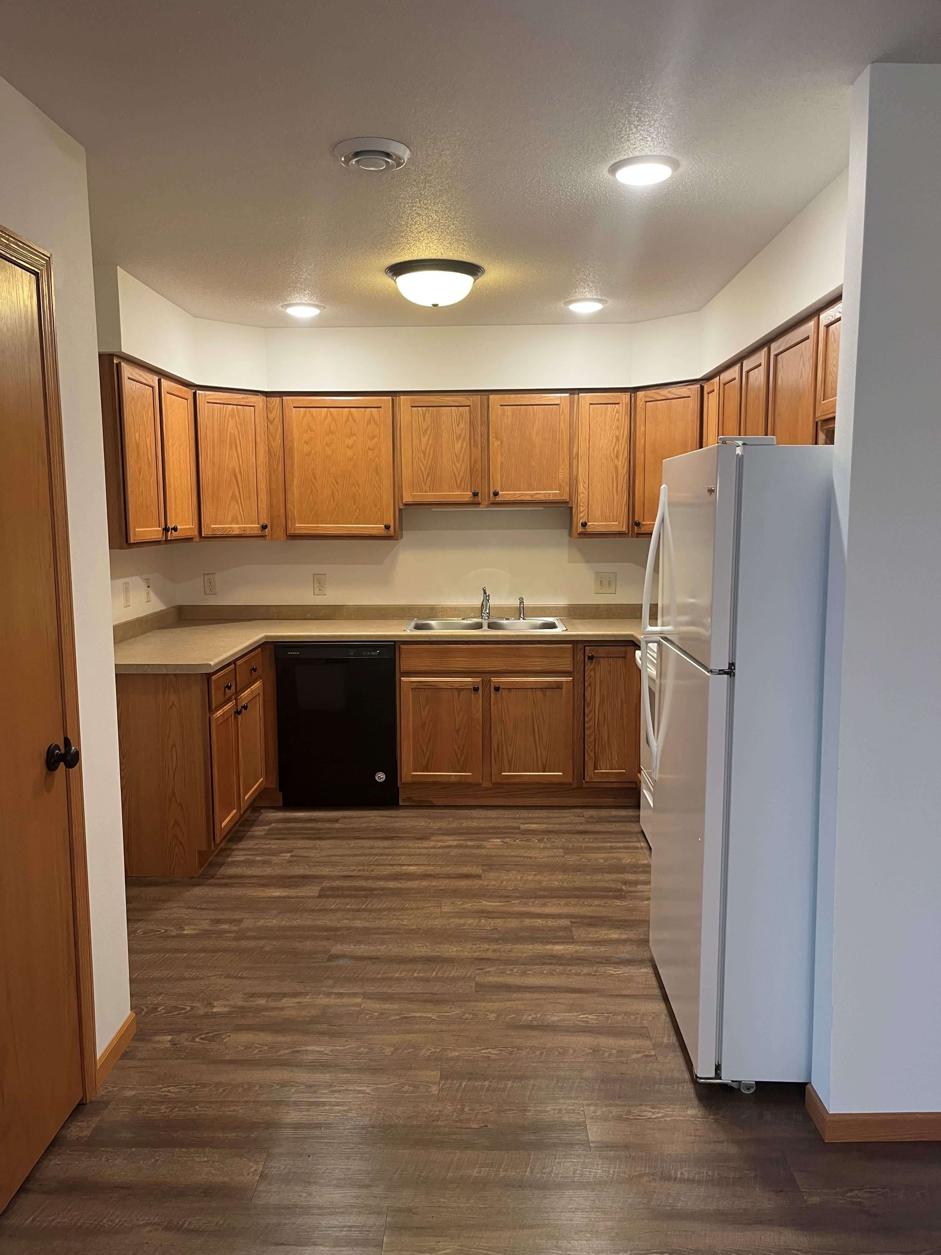1222 Balsam Ave – photo 1 of 7