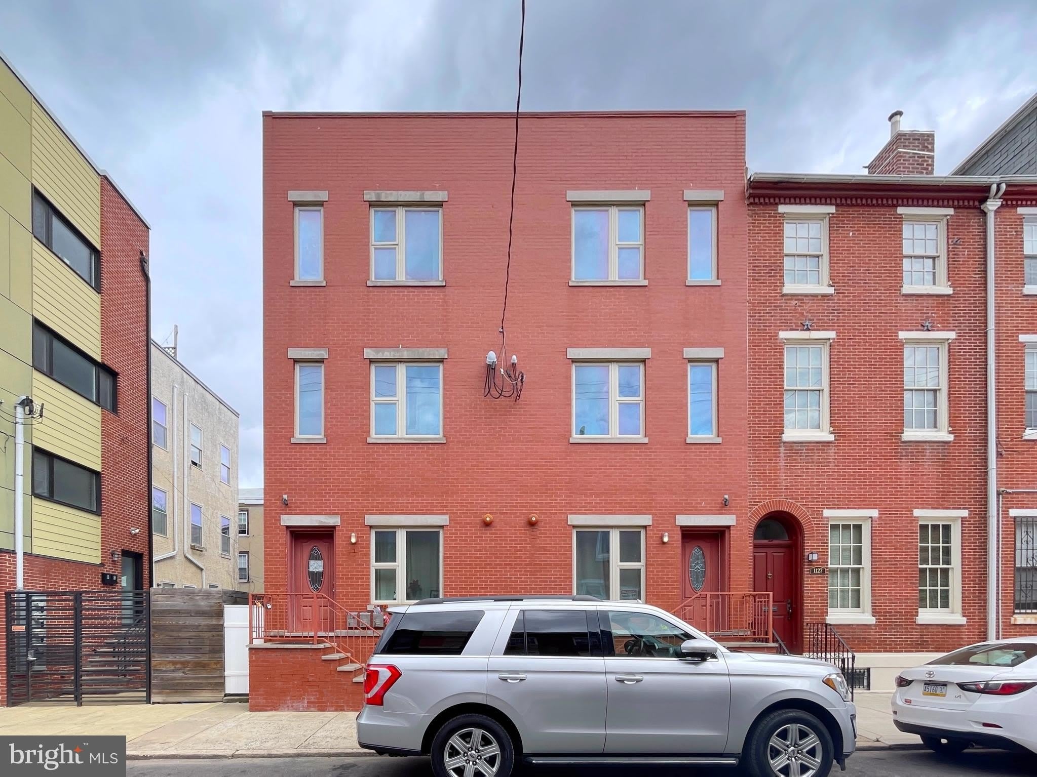 1131 GREEN Street – photo 1