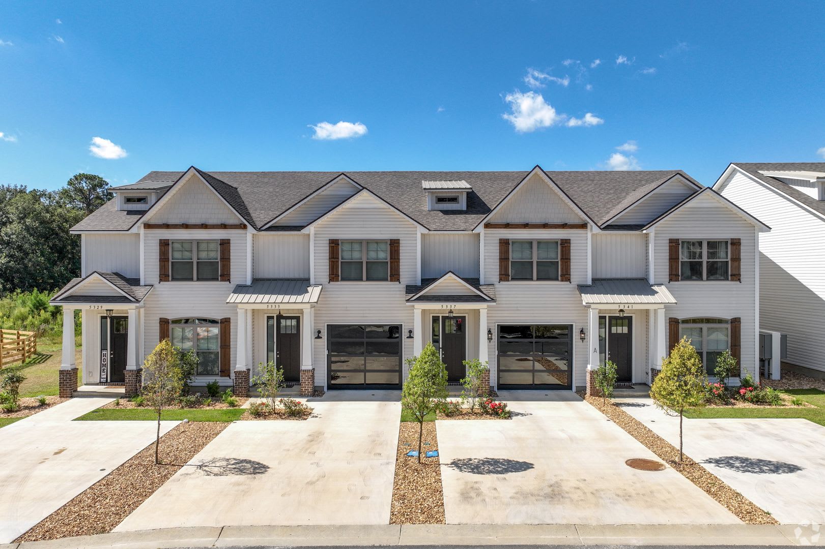New Construction 4 Bedroom Townhome! – photo 1