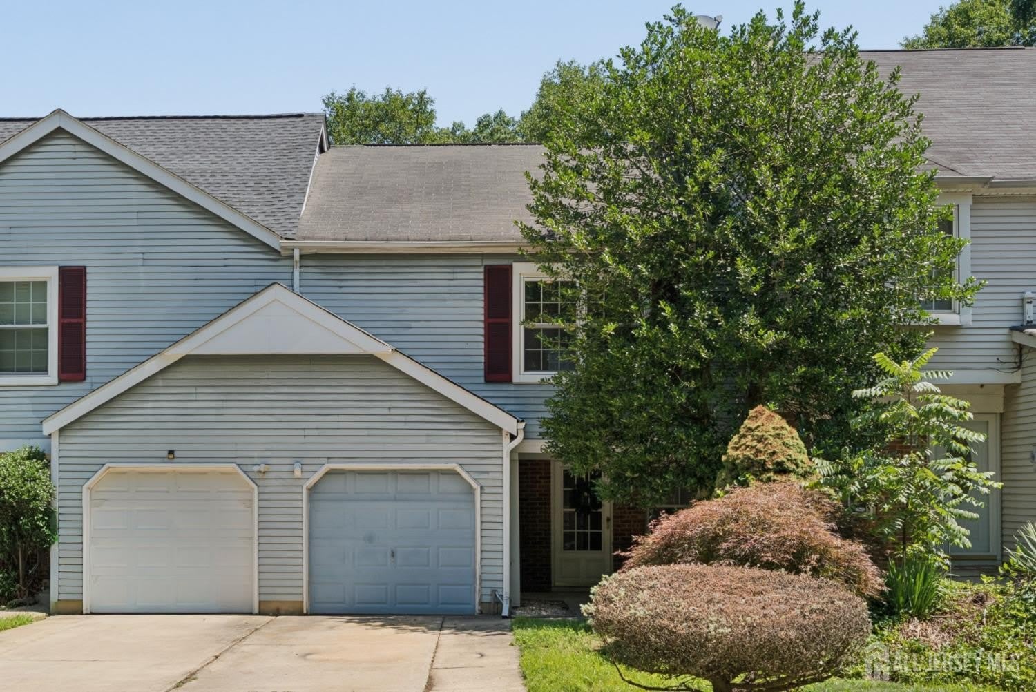 6 Bradford Drive – photo 1 of 20