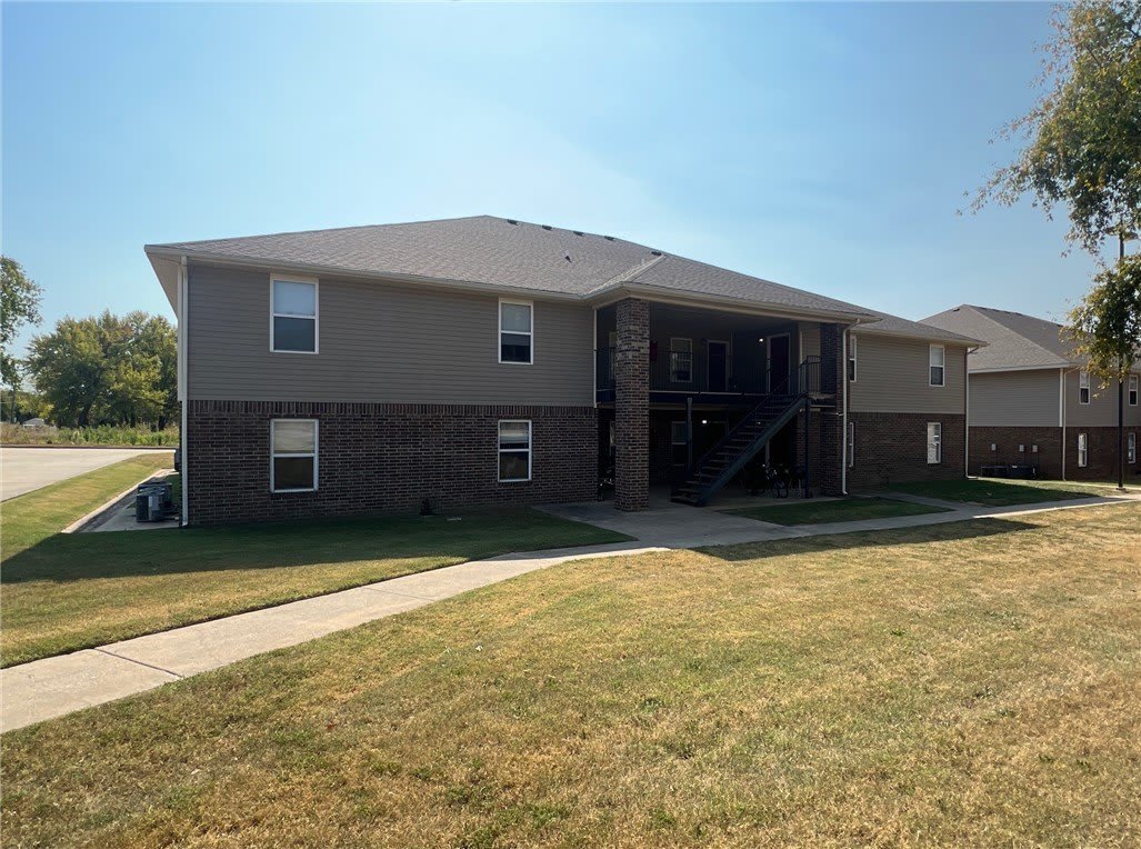 416 Sadie Lane – photo 1 of 14